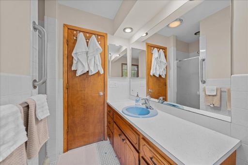 822 Dellwood Street S, Cambridge, MN 55008