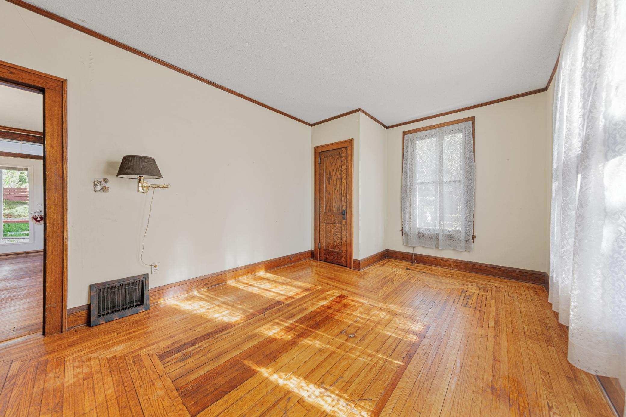 28 bedroom 2.jpg