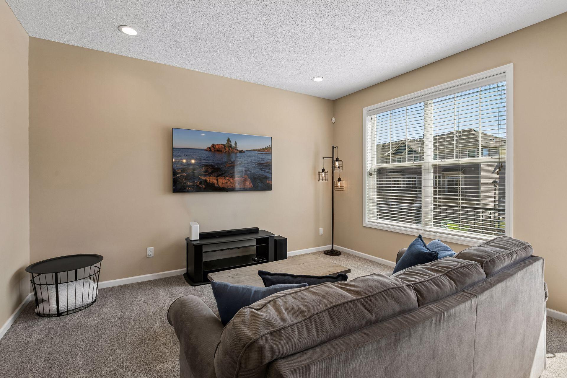 Family room 2.jpg