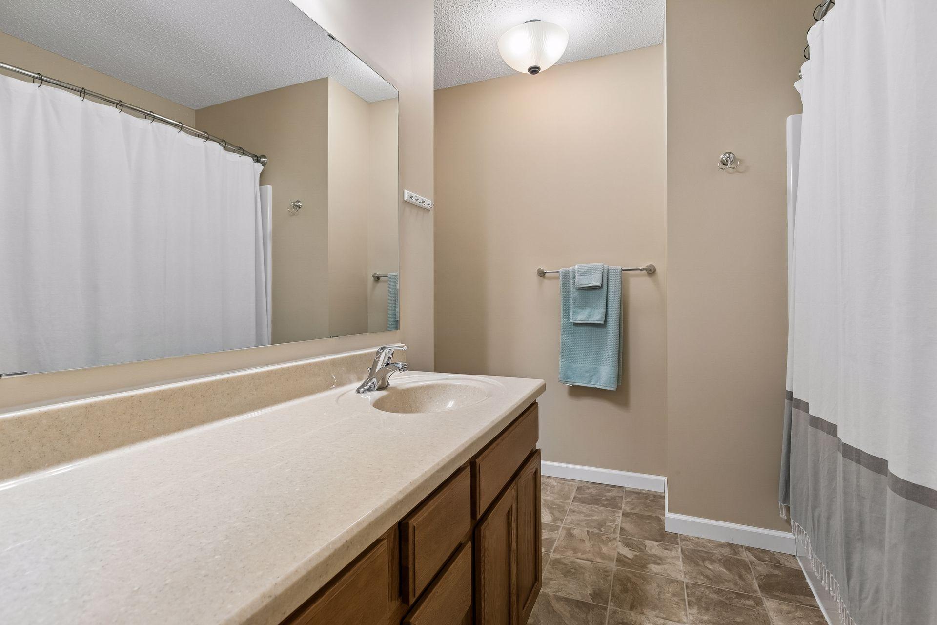 Full bathroom.jpg