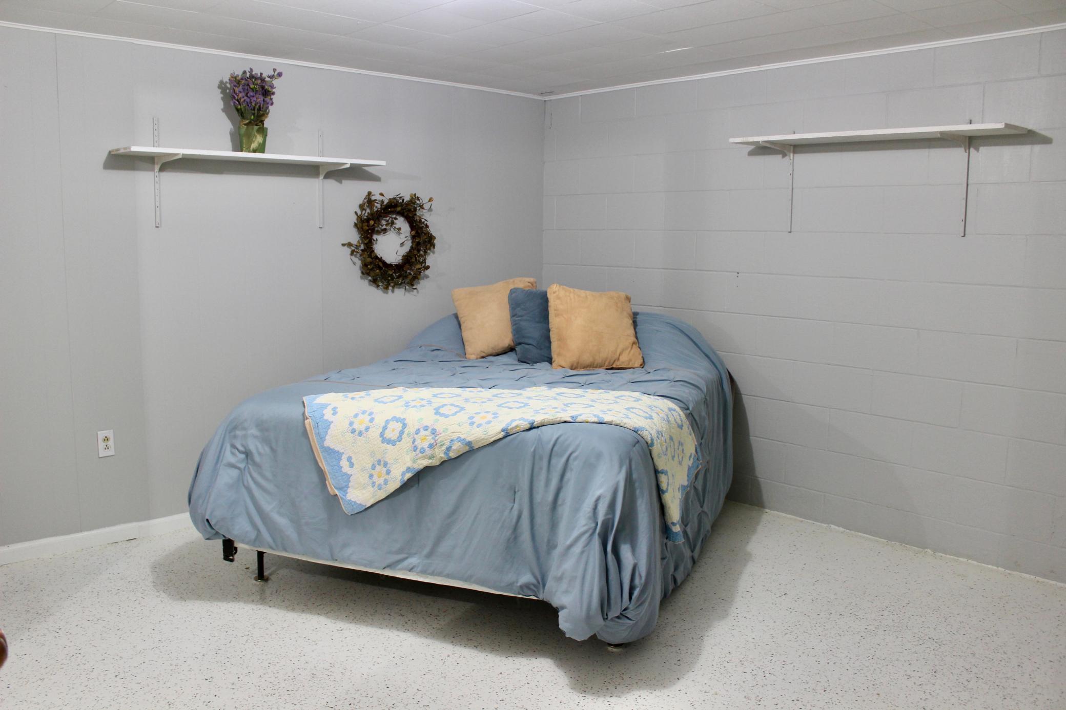 Den/Bedroom (needs egress)