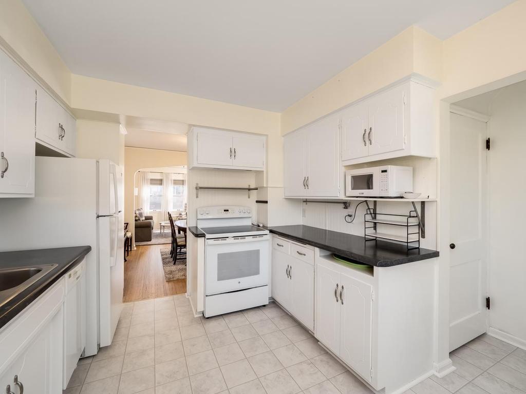 017-025-Kitchen-1024x768.jpg