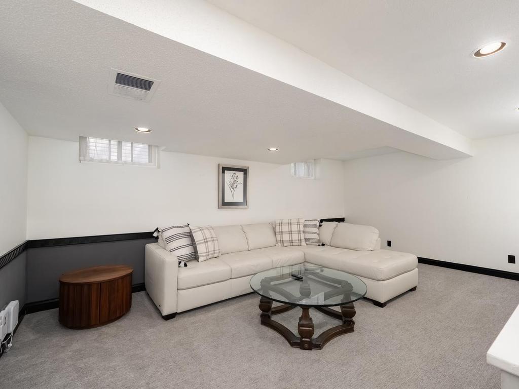 024-028-Family Room-1024x768.jpg