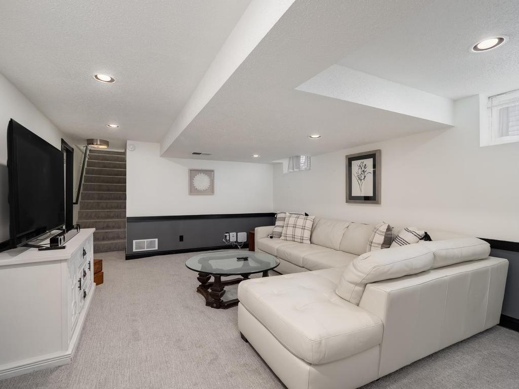 022-033-Family Room-1024x768.jpg