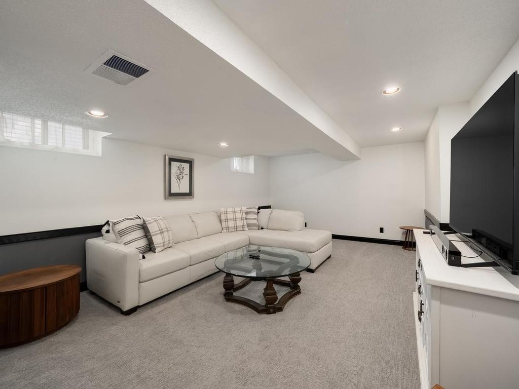 023-021-Family Room-1024x768.jpg