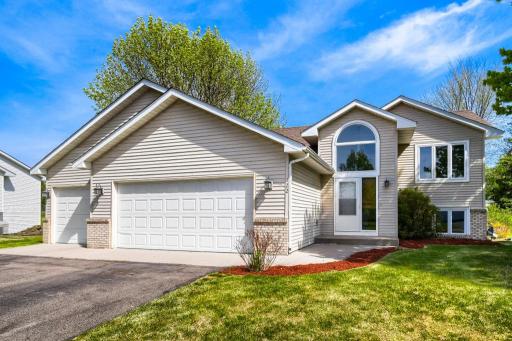 122 Alva Street - MLS Sized - 001 - 01 Exterior Front.jpg