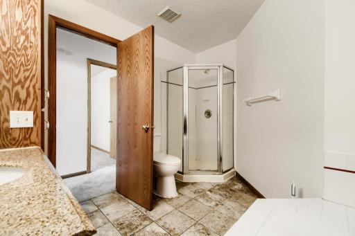 122 Alva Street - MLS Sized - 024 - 24 Bathroom.jpg