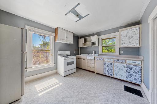 129 W Ruth Street, Mankato, MN 56001