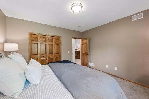 1800 Carriage Drive, Victoria, MN 55386