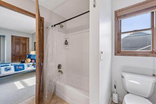 1800 Carriage Drive, Victoria, MN 55386