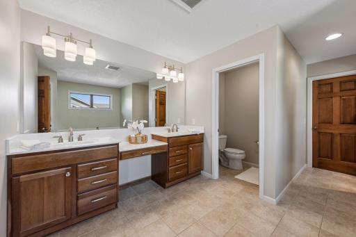 1800 Carriage Drive, Victoria, MN 55386