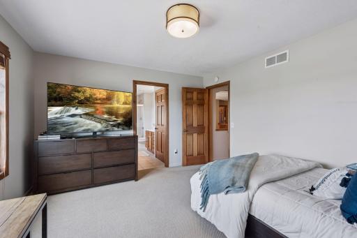 1800 Carriage Drive, Victoria, MN 55386