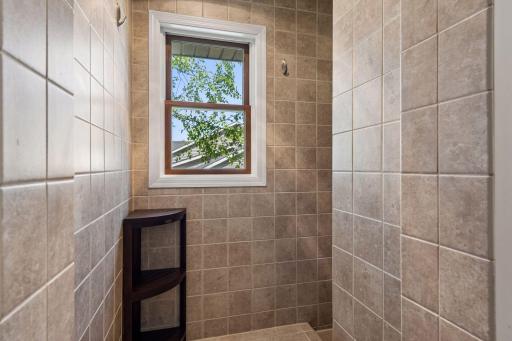 Dual Showerheads in Primary Walk-in Shower
