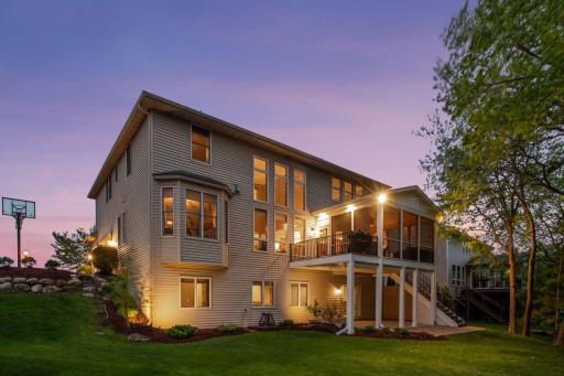 1800 Carriage Drive, Victoria, MN 55386