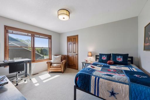 1800 Carriage Drive, Victoria, MN 55386