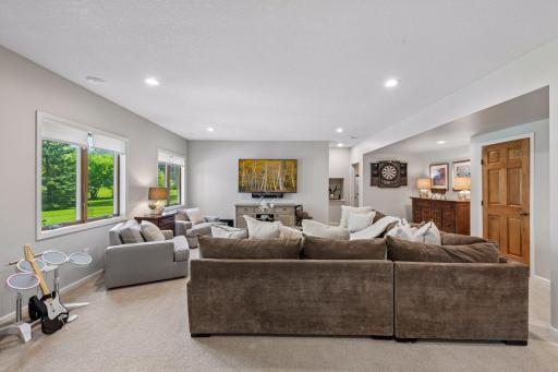 1800 Carriage Drive, Victoria, MN 55386