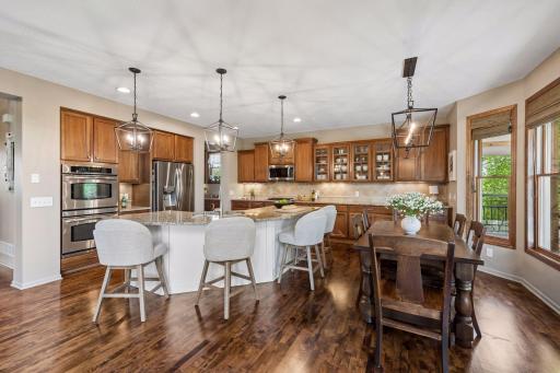 1800 Carriage Drive, Victoria, MN 55386