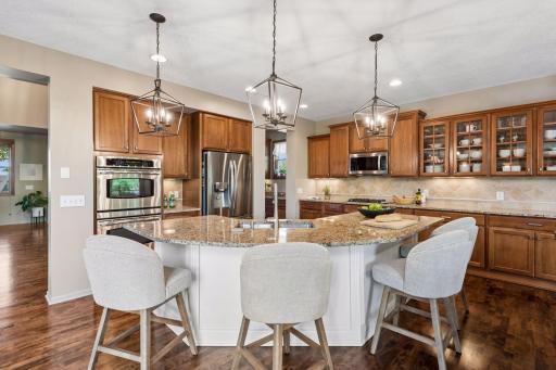 1800 Carriage Drive, Victoria, MN 55386