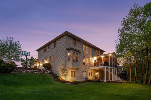 1800 Carriage Drive, Victoria, MN 55386
