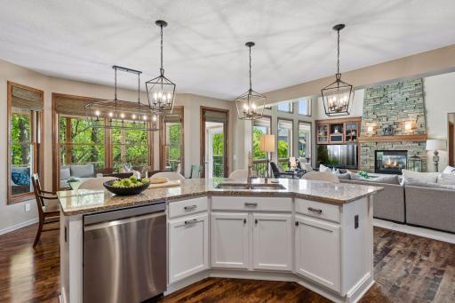 1800 Carriage Drive, Victoria, MN 55386