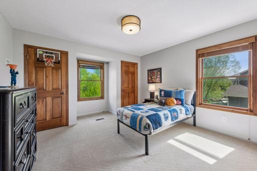 1800 Carriage Drive, Victoria, MN 55386