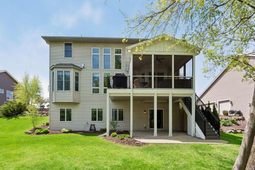 1800 Carriage Drive, Victoria, MN 55386