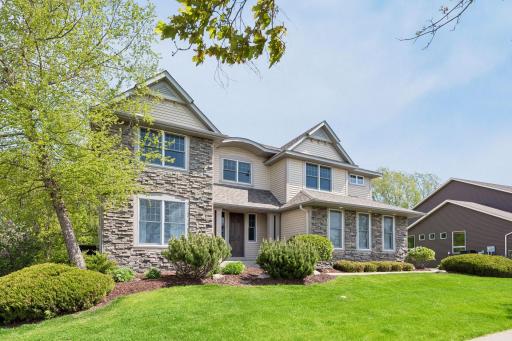 1800 Carriage Drive, Victoria, MN 55386