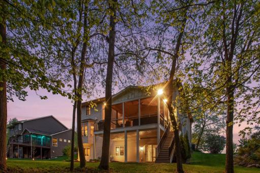 1800 Carriage Drive, Victoria, MN 55386