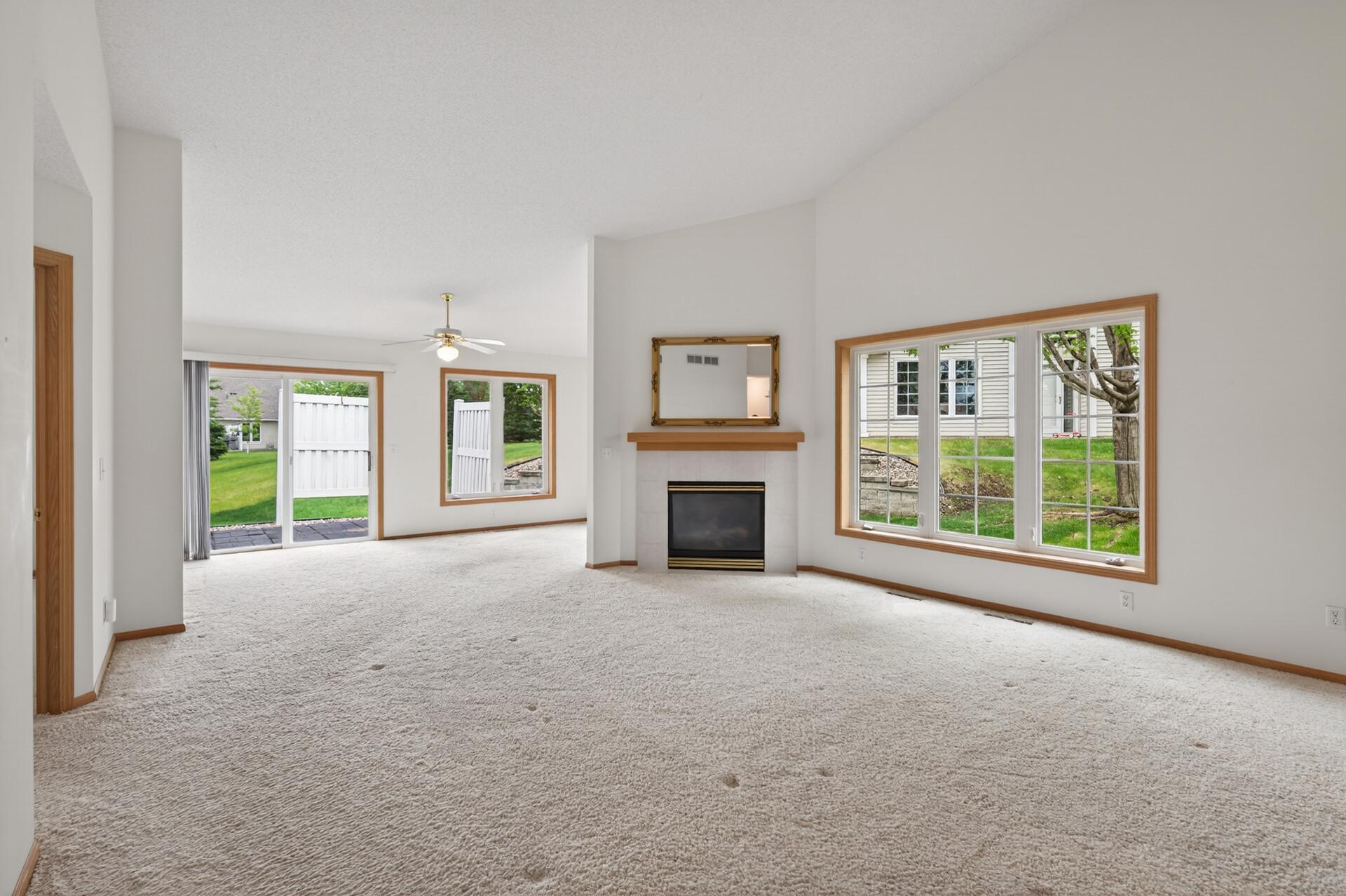 Without virtual staging - this space is as large as it looks!