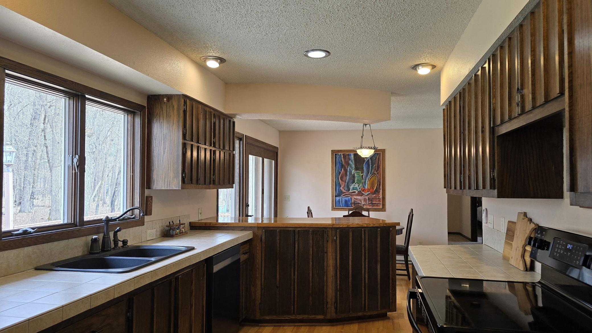 kitchen1.jpg