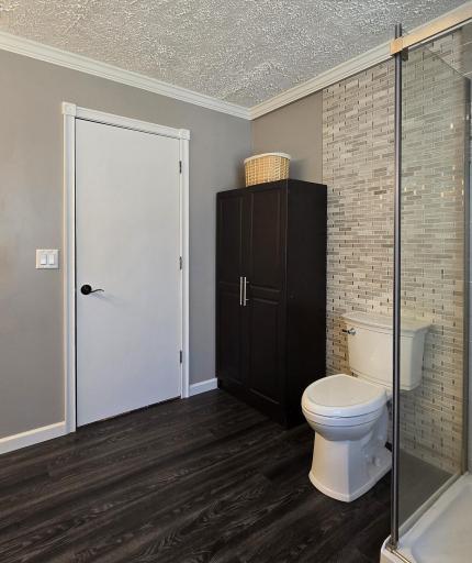 upperfullbath5.jpg