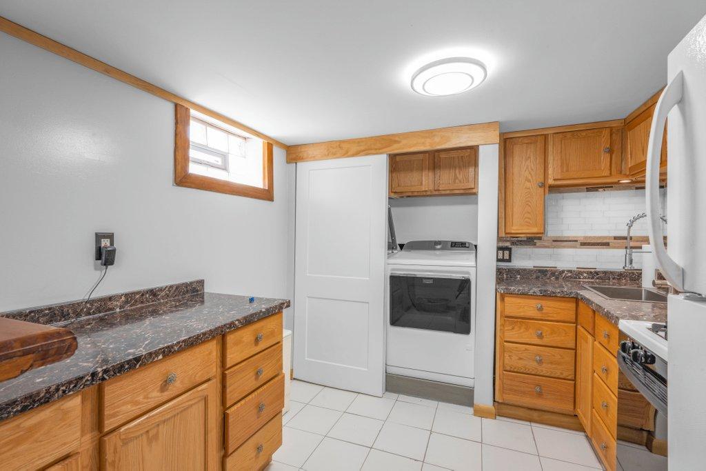 Lower Level Full Kitchen, plus New Washer & Dryer