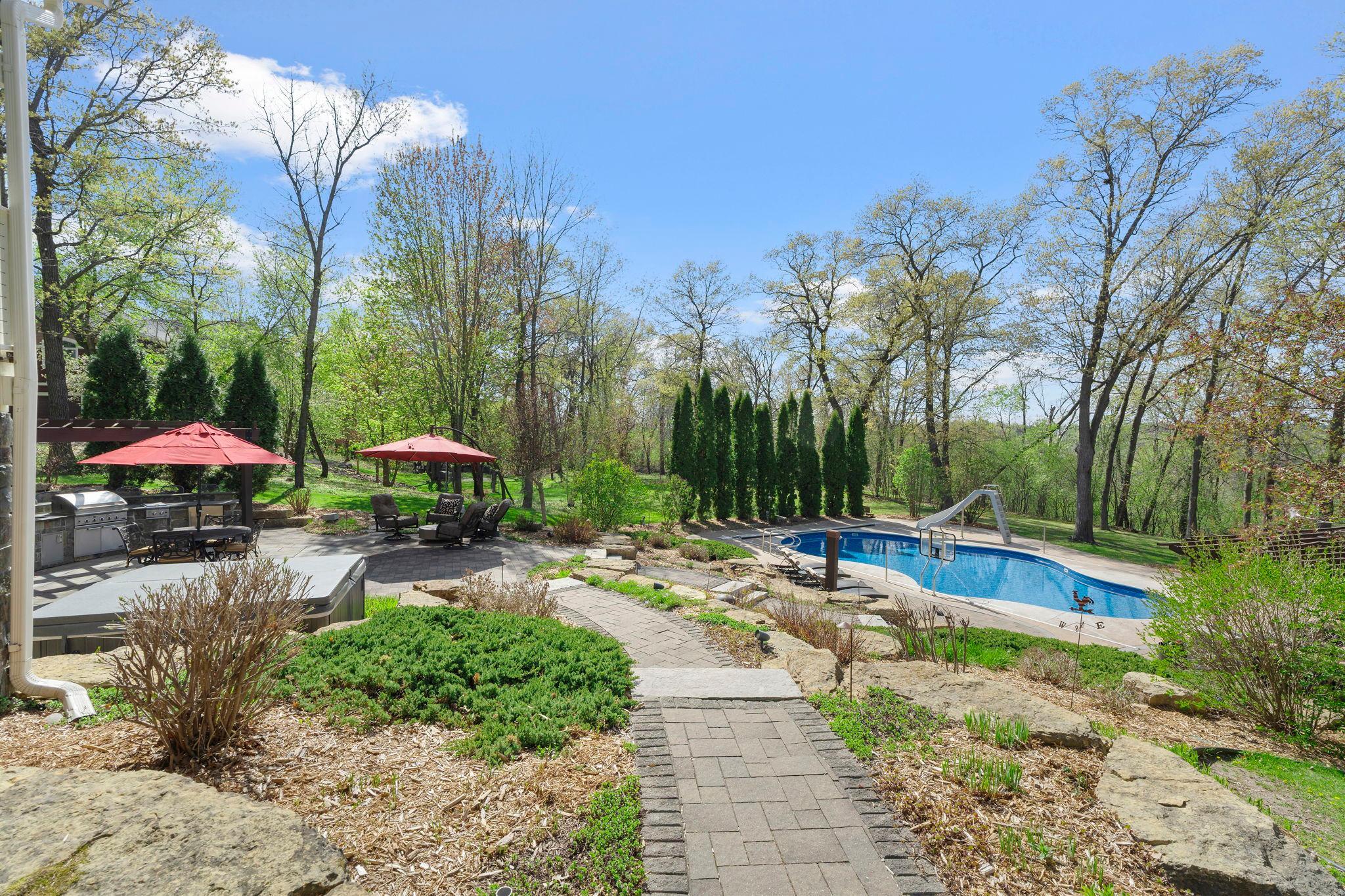 121-web-or-mls-896 Highlander Trail -116.jpg