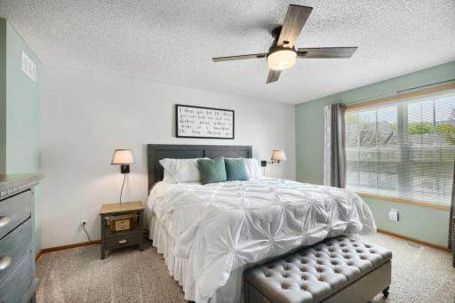890 Braunworth Court, Chaska, MN 55318