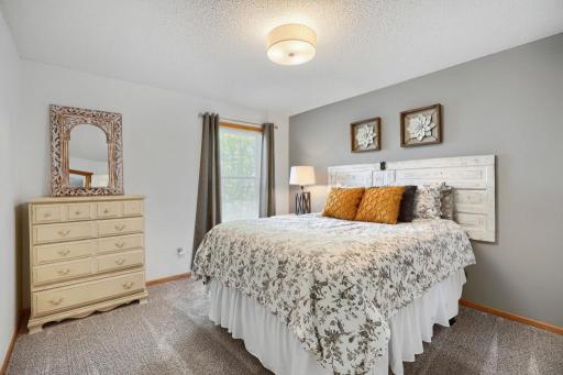 890 Braunworth Court, Chaska, MN 55318