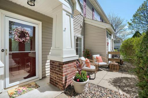 890 Braunworth Court, Chaska, MN 55318
