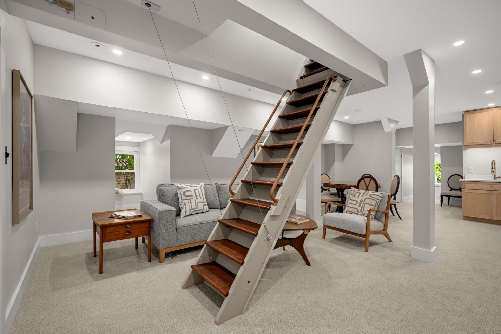 Note: Hydraulic pull-down staircase up to the roof-top deck!