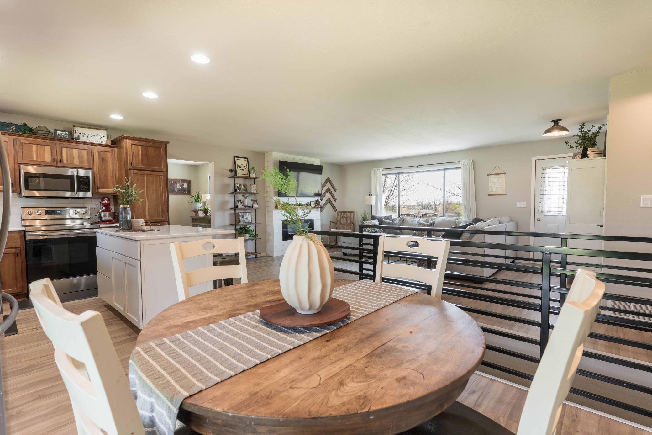 506 E Summit-127.jpg