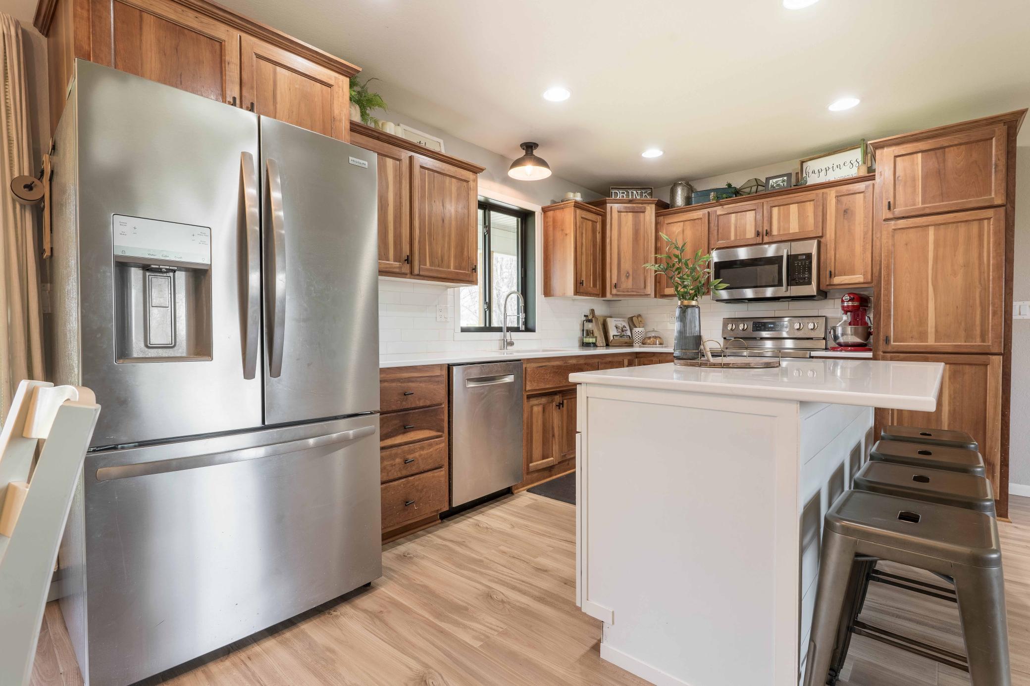 506 E Summit-125.jpg