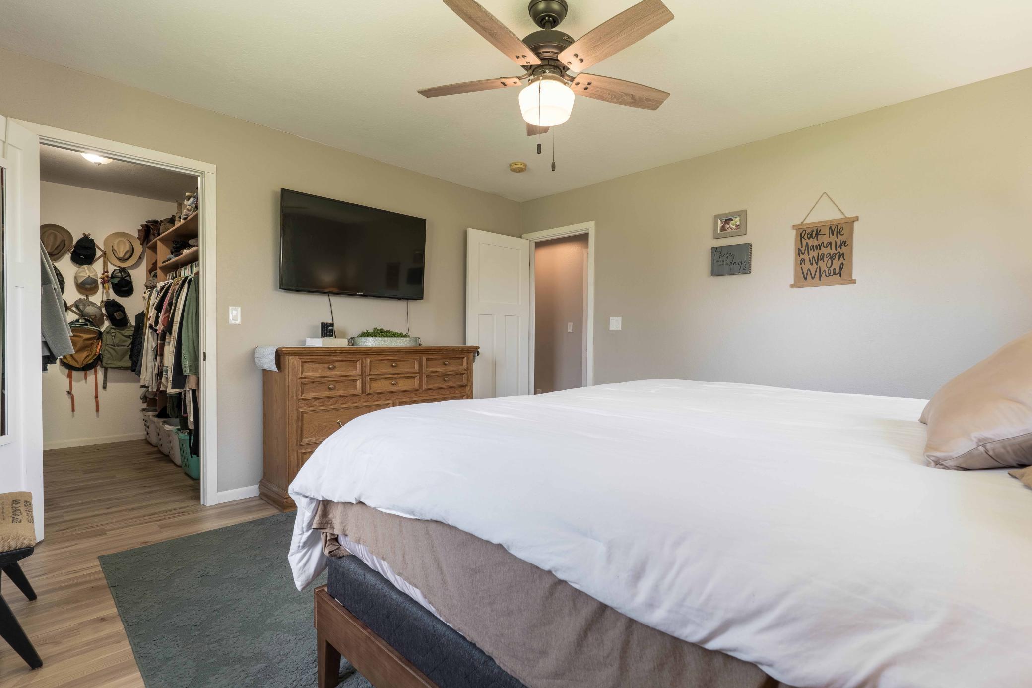 506 E Summit-146.jpg
