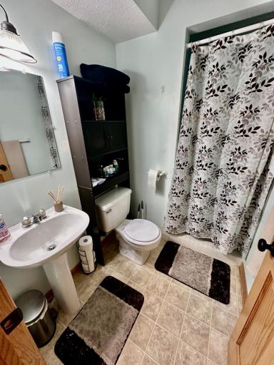 1455 Adams Street S, Cambridge, MN 55008