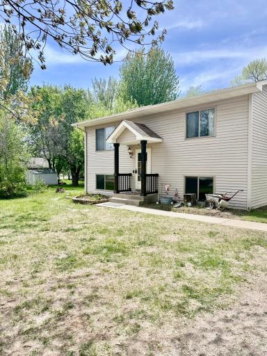 1455 Adams Street S, Cambridge, MN 55008