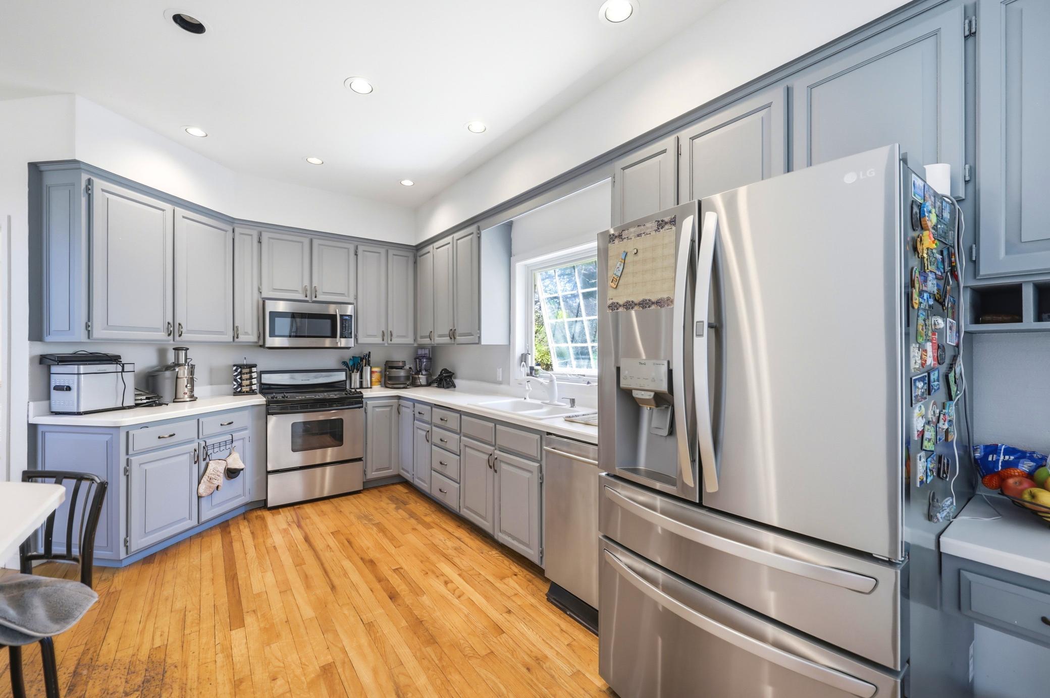 Spacious kitchen!