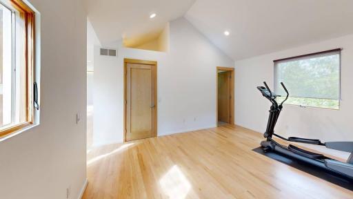 UPPER LEVEL BEDROOM 2 FEATURES JACK AND JILL BATH