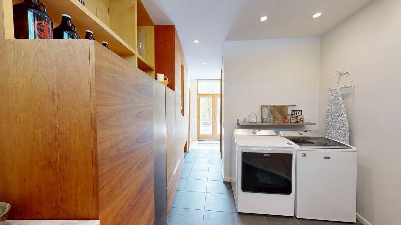 MAIN FLOOR LAUNDRY