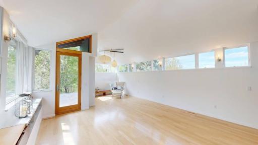 PRIMARY SUITE IS FLOODED WITH NATURAL LIGHT