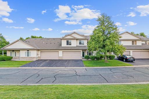1234 Crystal Place E, Chaska, MN 55318