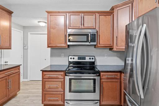 1234 Crystal Place E, Chaska, MN 55318