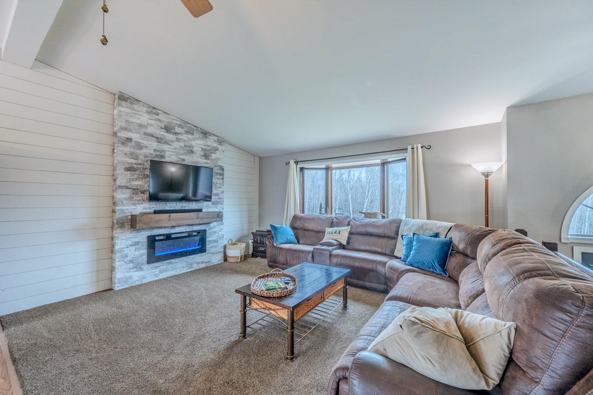 Living Room .jpg