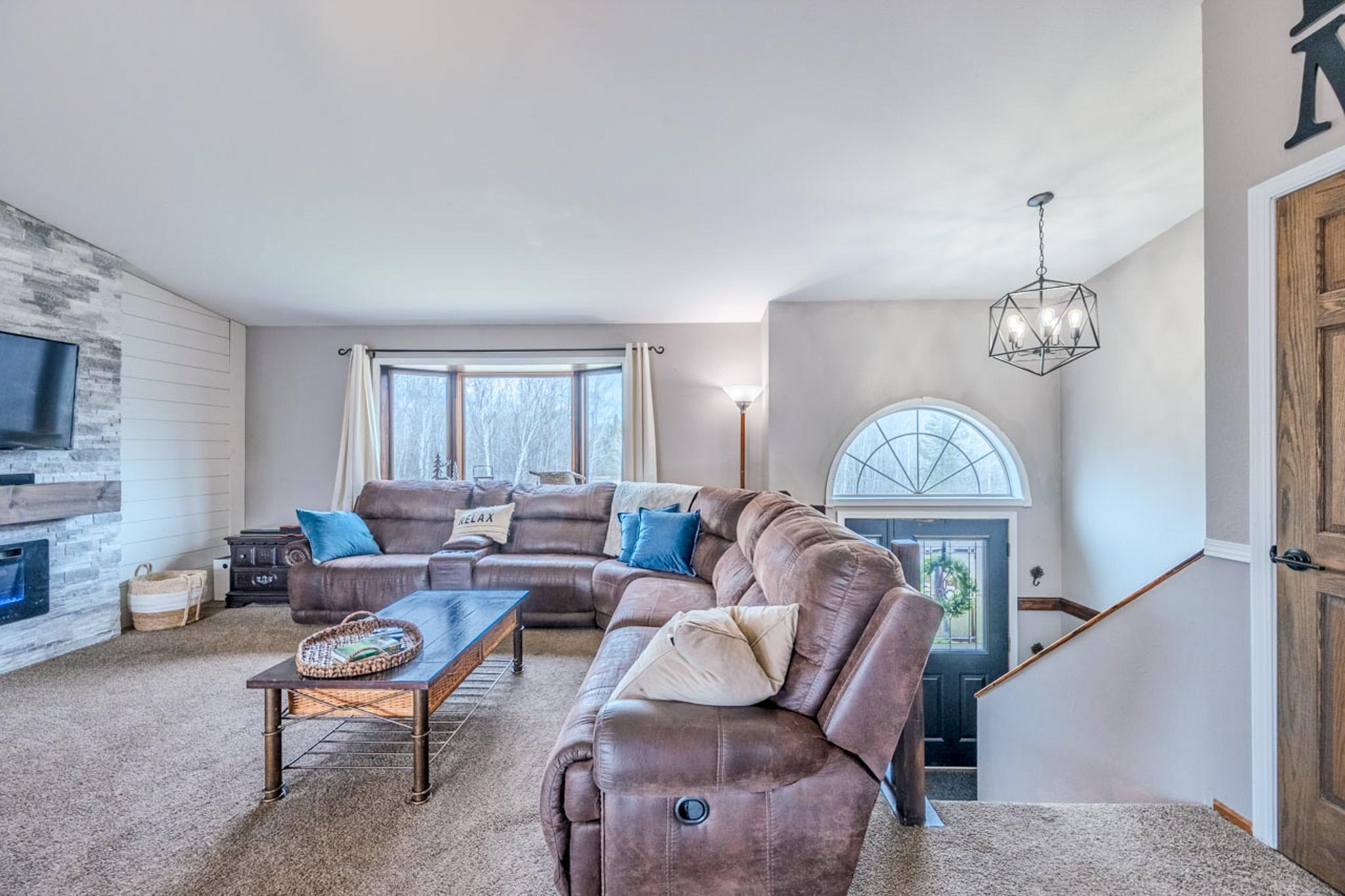 Living Room 2.jpg